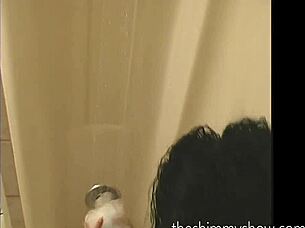 Theshimmyshow features an island hottie from Trinidad with Foxy Roxy.