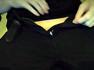 Chubbykaot gets risky masturbating at the office 😏