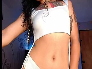 Why Is This Sexy Latina Camgirl So Tempting?