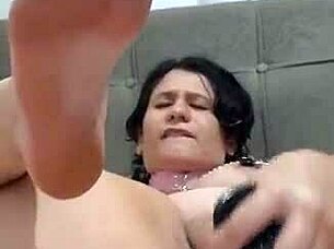 Novinha shoving those dildos into her melada buceta and cumming like a total putinha showing off for her man and others 😈🍆
