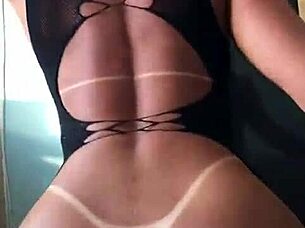 Why Let This Transsexual Model Give Up Her Nalgas So Easily?