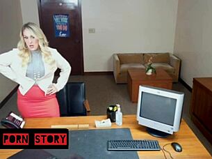 principal meets teacher in parent conference