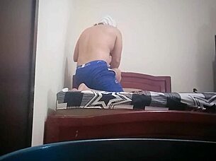 Hey, my hot blonde Latina with big ass wants a wild threesome adventure! 🔥