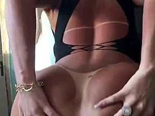 Why Let This Transsexual Model Give Up Her Nalgas So Easily?