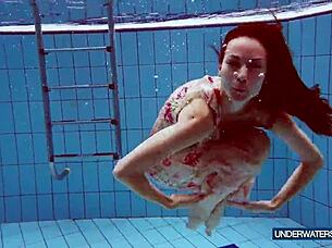 Martina the hot Croatian keeps up her steamy show in the shower outdoors.