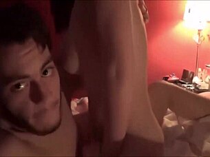 que delícia, essa morena polonesa amadora me chupou fundo e levou no cu com piercing