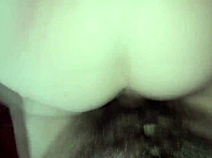 Mi hermanastro con su verga enorme de 20 cm me penetra hasta el fondo en POV 🔥🍑😈