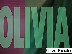 Hey, check out super sexy Olivia Austin teasing in the shower