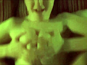 que delícia, essa morena polonesa amadora me chupou fundo e levou no cu com piercing