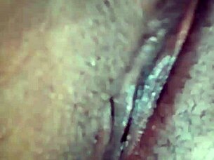 SOLO PARA TI, EBONY babe RUBS her BIG ASS and PUSSY!