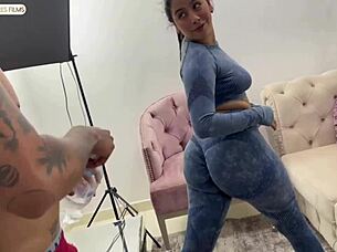 omg, this colombian bbw madrastra with huge ass gets wild after yoga, dominating in homemade curvy action