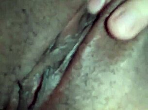 SOLO PARA TI, EBONY babe RUBS her BIG ASS and PUSSY!