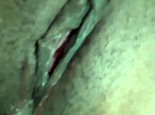 SOLO PARA TI, EBONY babe RUBS her BIG ASS and PUSSY!