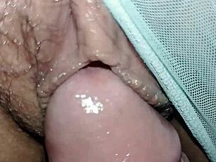 Xxx hermanastra seduce al novio de su amiga 😈  