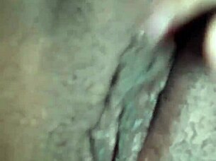 SOLO PARA TI, EBONY babe RUBS her BIG ASS and PUSSY!