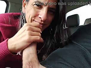 She wanted to pay for the ride but had no money, so she paid with a blowjob.