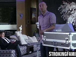 she started sucking his cock before the phone camera turned on and everything went smoothly until the interruption