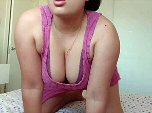 big ass brunette sucking cocks