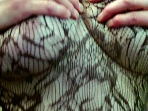 Sexy Model In Body Stockings Cums Hard From Hairy Pussy Licking And Mutual Orgasm Explosion