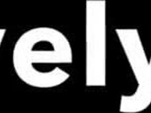 비행기 놓쳤어? 이제 이 성난 밀프 큰 가슴 카우걸 라이드에 구부려 크림파이!