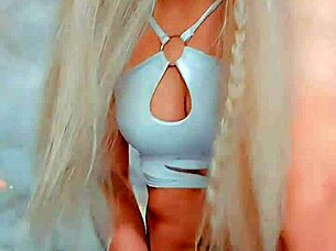 Rica transexual masturbándome rico