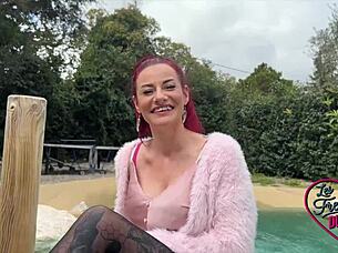 Sally bombe atomique takes two beautiful cocks in double penetration