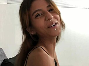 Mi hermanastra welcomes me to our parents' house and we end up connecting intimately in this full story.