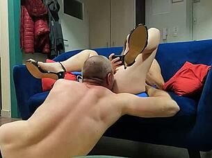 Eating this hot blonde's wet shaved pussy while she's on the phone? Total fun! 😏📱