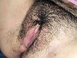 Jugando entre las sabanas con mi hermanastra 01