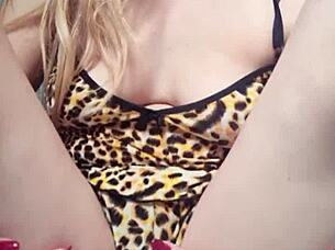 i feel like a prostitute showing my natural tits and big ass solo