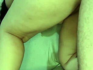 peguei minha amiga enquanto os parentes viajaram para um tempo sozinhos