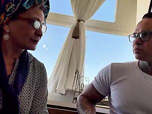 Nymphomaniac mature stretches her destroyed ass in extreme anal fucking by young real estate agent