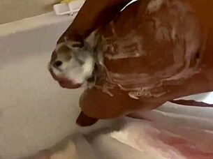 Oh baby, from shower to streets, meet me in the sheets!