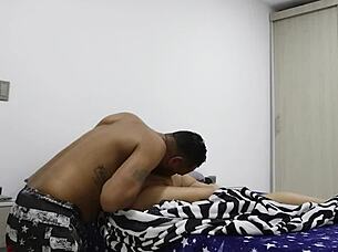 mi hermanastro me masturba mientras descanso y me despierto con ganas de continuar 1 parte