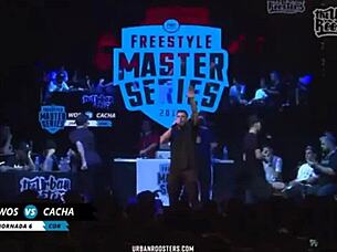 Epic minute of Cacha versus Wos in FMS Argentina