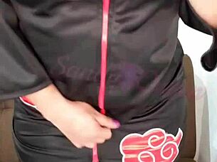 Oh yeah, check out this curvy Mexican cosplay babe riding and masturbating in homemade hentai style.