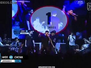 Epic minute of Cacha versus Wos in FMS Argentina