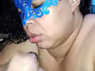 Uh, taking leite from that big hairy pica