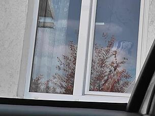 hey, that taxi driver spotted a naked milf in stockings washing windows without panties outdoors 😏