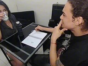 Sexy Latina secretary meets man with impressive size who she really enjoys in Spanish story