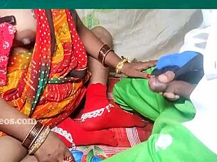 Teen amateur shows shaved pussy in homemade indian sex video