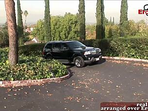 Dünne Brünette Milf Mit Perfekten Titten Gefickt