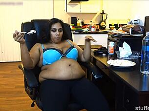 Desi Rose Loves Pie With Big Tits Bbw Fetish