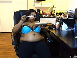 Desi Rose Loves Pie With Big Tits Bbw Fetish