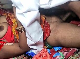 Teen amateur shows shaved pussy in homemade indian sex video