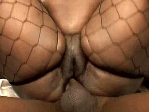 Amateur bbw milf babe moans loudly as she gets roughly fucked in quickie homemade session with intense orgasm