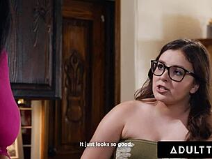 i can't believe milf reagan foxx spanks naughty pawg leana lovings to intense tribbing orgasm