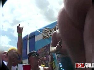 Party bus slut twerks in wild uncensored sexy party