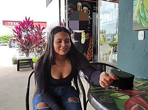 demasiado arriesgado, enserio quieres que te folle aqui en publico con esta latina babe? 😏