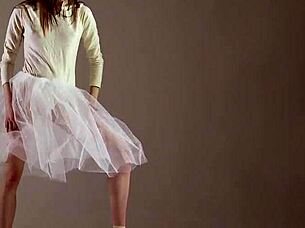 Blonde gymnast shows off flexible moves